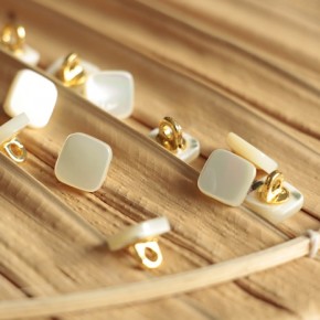 bouton janis carré blanc