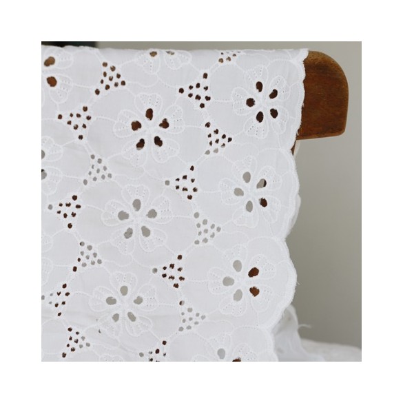 broderie anglaise iphigénie blanche