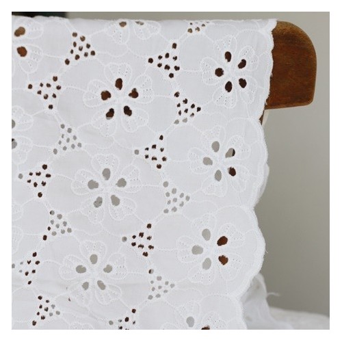 broderie anglaise iphigénie blanche