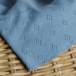 maille ajourée bleue