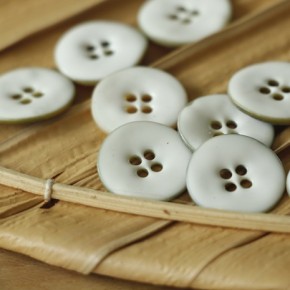 bouton nina rond nacre émaillé blanc fabriqué en france