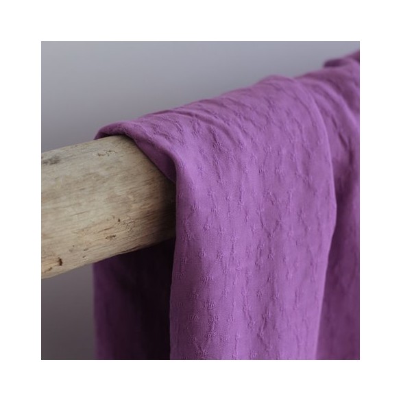Viscose jacquard plumetis - violet