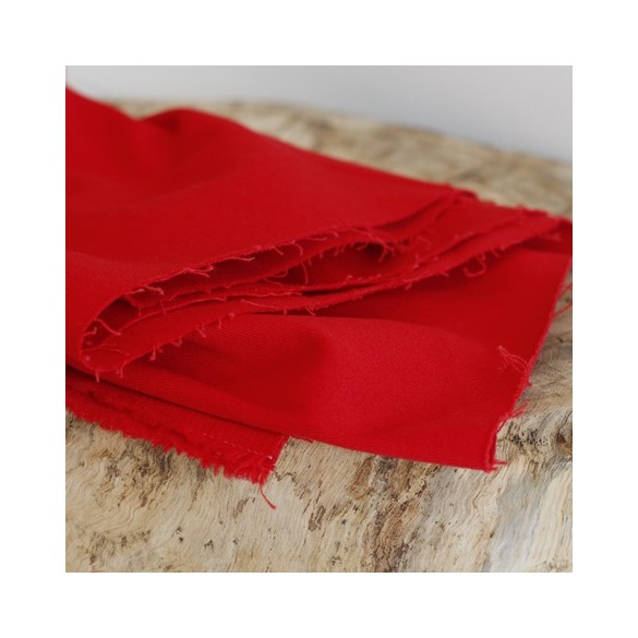 tissu gabardine rouge - un chat sur un fil