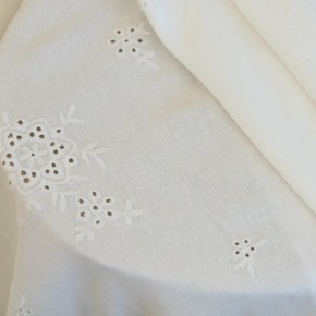 tissu mélange lin et viscose brodé