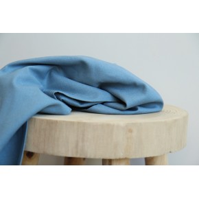 lin et coton bleu - un chat sur un fil