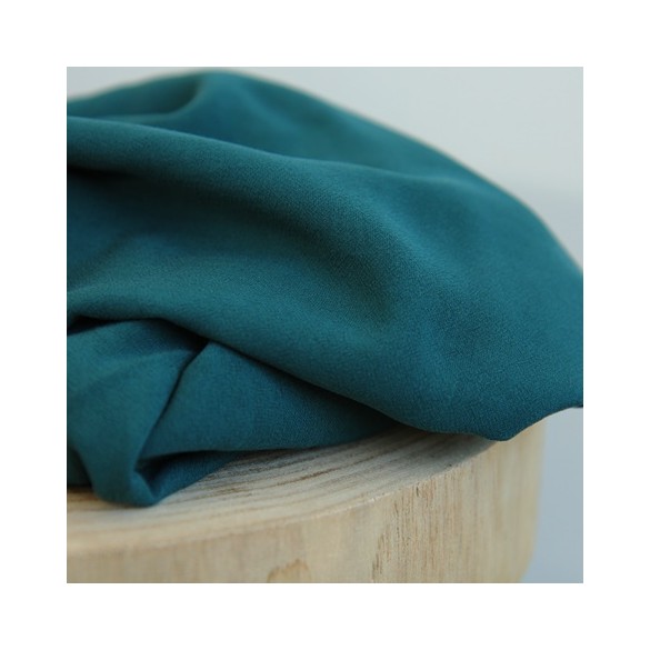 tissu crêpe viscose vert