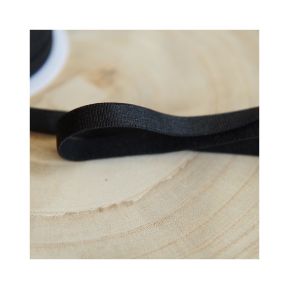 élastique plat noir satiné