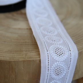 galon de broderie anglaise - blanc