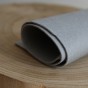 feutrine gris souris - un chat sur un fil