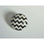 Bouton noir et blanc chevrons 25 MM