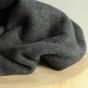 polaire grise anthracite - un chat sur un fil