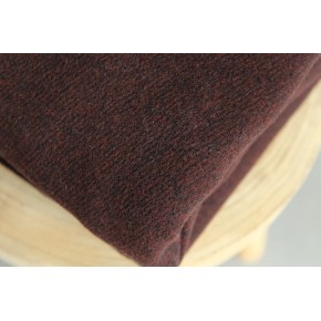 lainage marron - un chat sur un fil