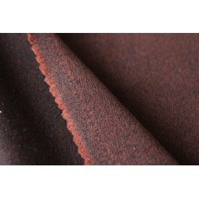 tissu en laine marron - un chat sur un fil
