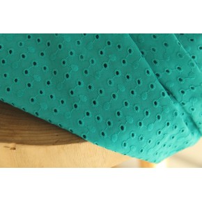 tissu brodé vert mint - un chat sur un fil