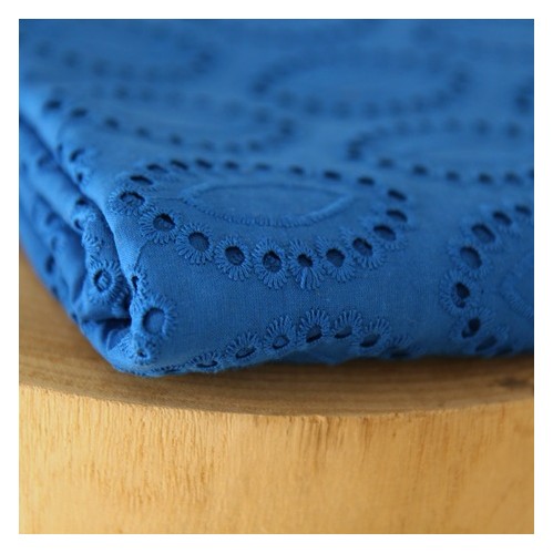 Broderie anglaise - Quiterie bleu électrique Broderie anglaise - Quiterie bleu électrique