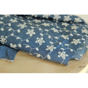 tissu broderie anglaise sur denim fin