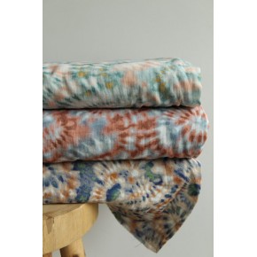 double gaze tie and dye - un chat sur un fil