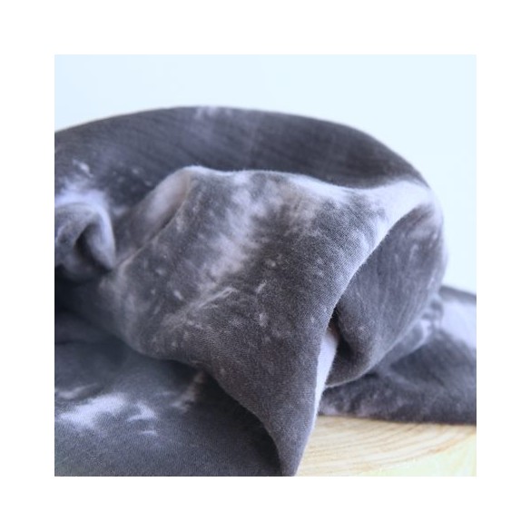 tissu double gaze tie and dye - un chat sur un fil