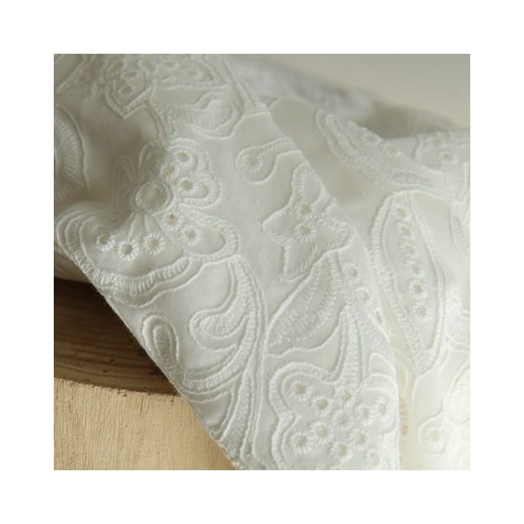 jolie broderie anglaise Stella écru
