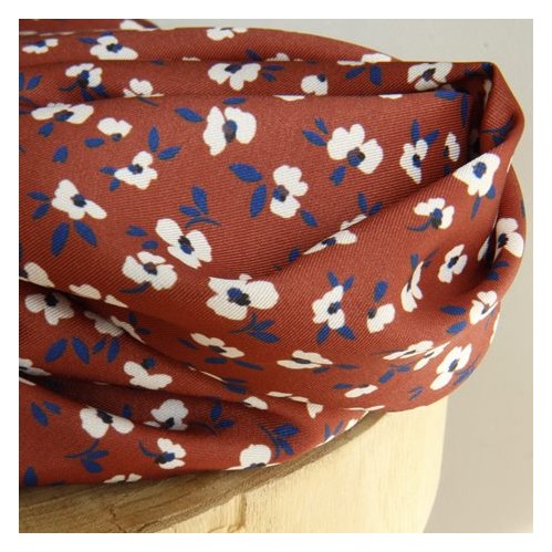 SATIN DE POLYESTER - fleurs SATIN DE POLYESTER - fleurs