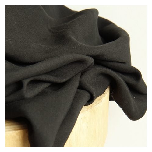 TISSU UPCYCLE UN CHAT SUR UN FIL TISSU UPCYCLE UN CHAT SUR UN FIL