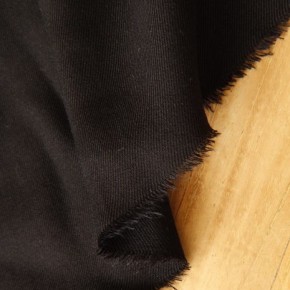 tissu upcyclé - un chat sur un fil