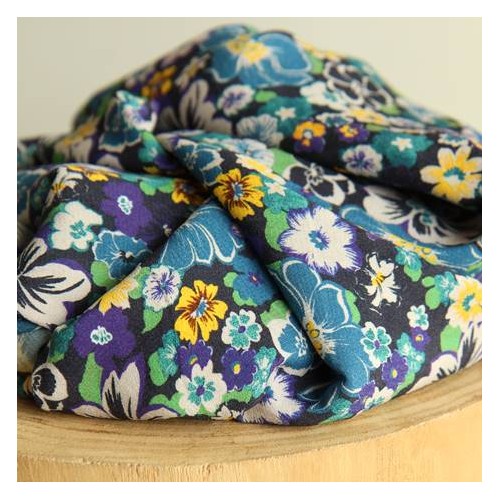tissu fluide à fleurs - un chat sur un fil tissu fluide à fleurs - un chat sur un fil