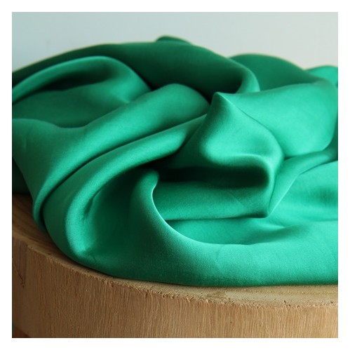 satin de viscose vert - un chat sur un fil satin de viscose vert - un chat sur un fil
