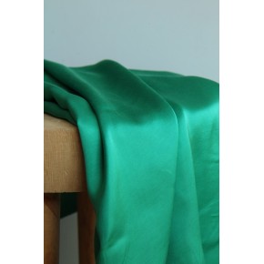 tissu satiné en viscose - un chat sur un fil