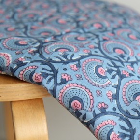 tissu indien block print - un chat sur un fil