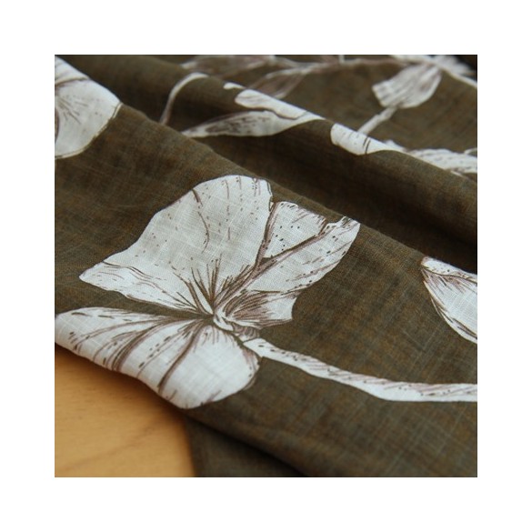 tissu coton et viscose - fleurs kaki et écru