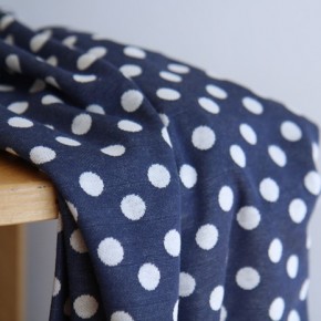 maille souple pois - un chat sur un fil