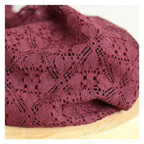 tissu en dentelle bordeaux - un chat sur un fil tissu en dentelle bordeaux - un chat sur un fil