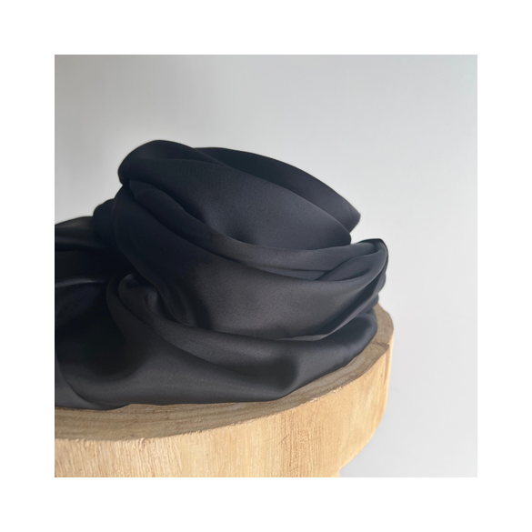 satin de viscose noir - un chat sur un fil