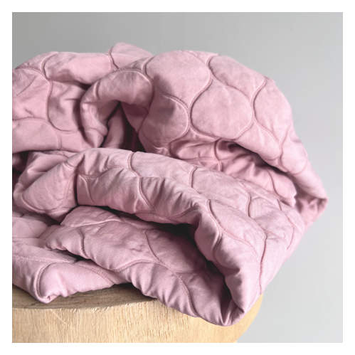 matelassé rose - un chat sur un fil matelassé rose - un chat sur un fil