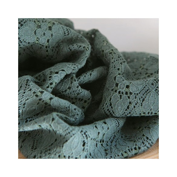 dentelle vert foncé