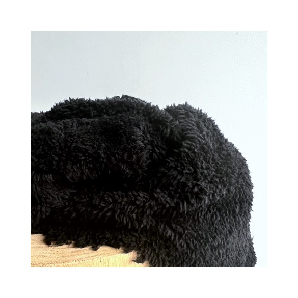 tissu sherpa noir - un chat sur un fil