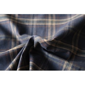 tissu pour chemise - un chat sur un fil