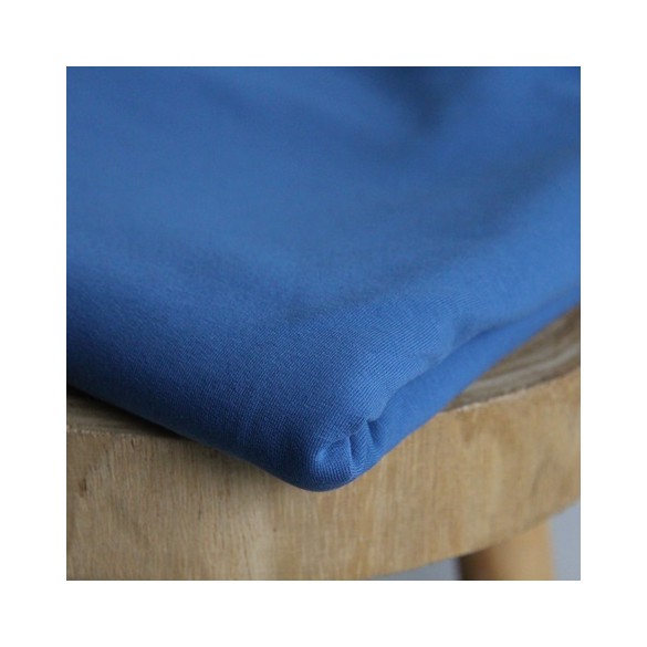 sweat bleu indigo - un chat sur un fil
