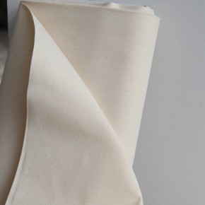 toile à patron écru - un chat sur un fil