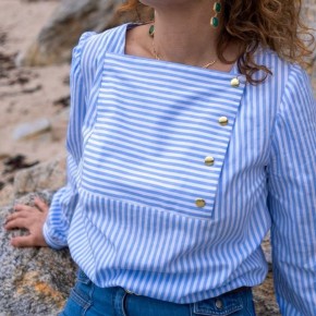 blouse Hana avec le coton rayures blanc et bleu ciel