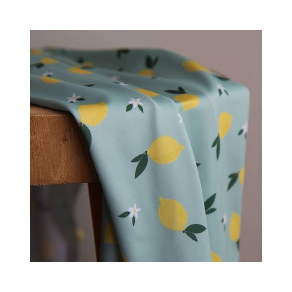 tissu maillot - un chat sur un fil