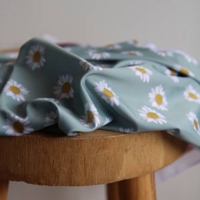 tissu maillot - un chat sur un fil