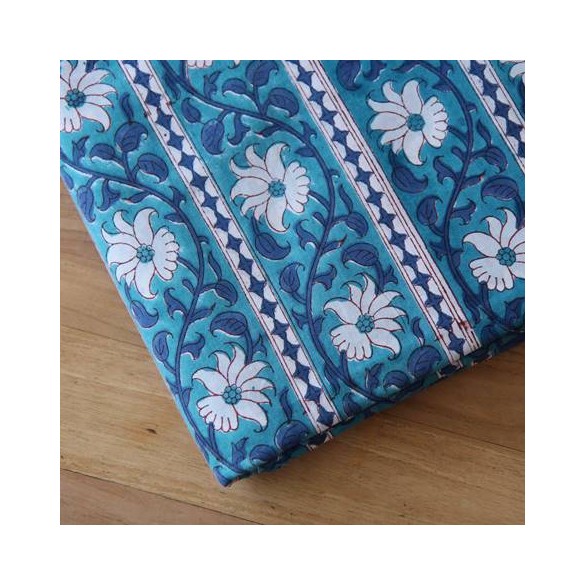 tissu indien Eglantine  fleurs bleu - un chat sur un fil