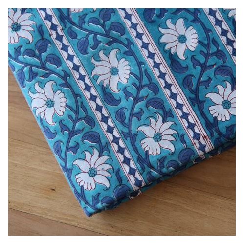 tissu indien Eglantine  fleurs bleu - un chat sur un fil