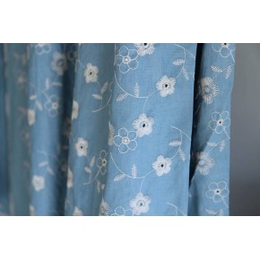 coton brodé en denim - fleurs