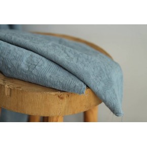 tissu brodé bleu - un chat sur un fil