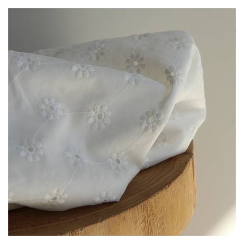 tissu broderie anglaise blanc cassé tissu broderie anglaise blanc cassé