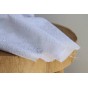 tissu en coton brodé blanc - un chat sur un fil broderie anglaise