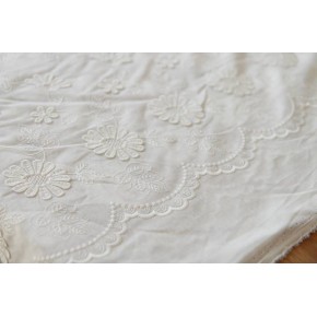 tissu en broderie anglaise - blanc